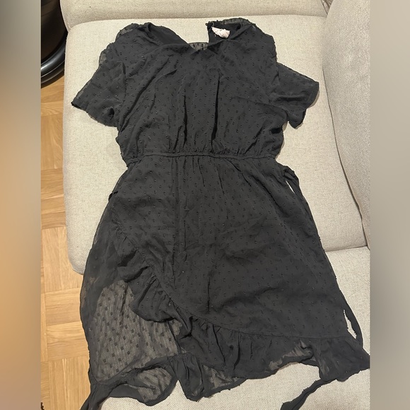 Showpo. Dresses & Skirts - ShowPo dress size 6